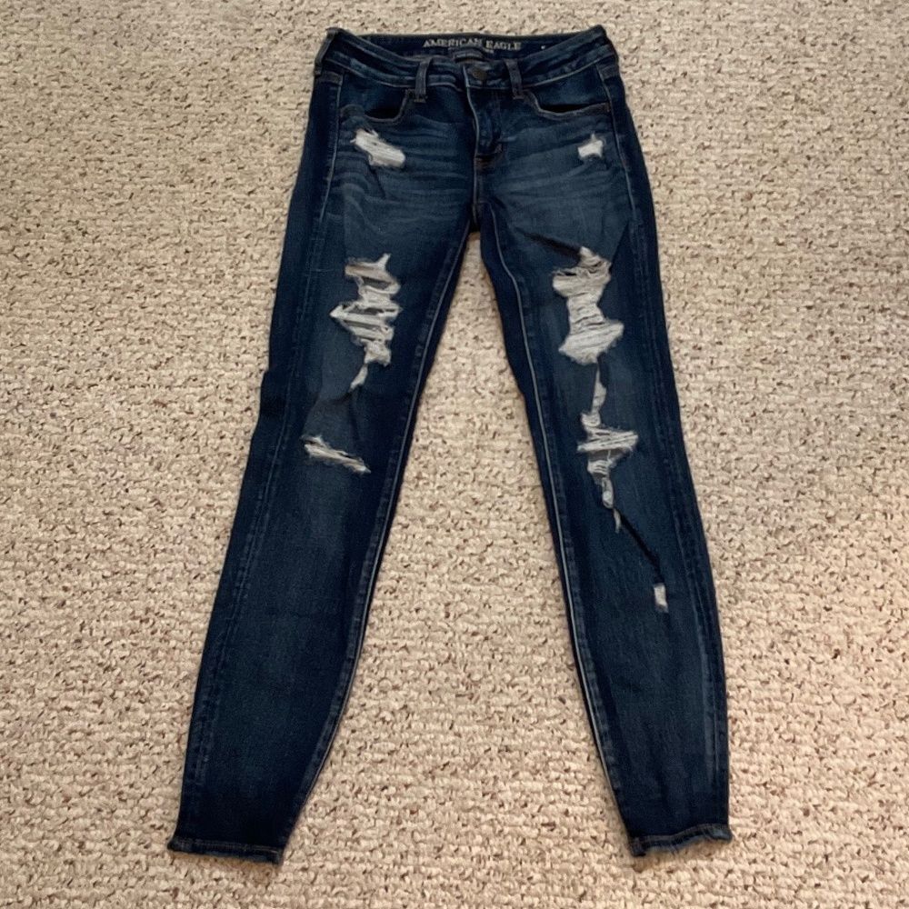 American Eagle super super stretch jegging size 2 US regular dark wash denim
